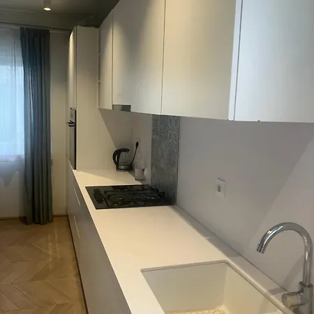 빌라 Large Modern House In Bosnia Three Bedrooms Two Full Bathrooms Close To Zagreb Eu Border Banja Luka Perfect For Bikers And Families *